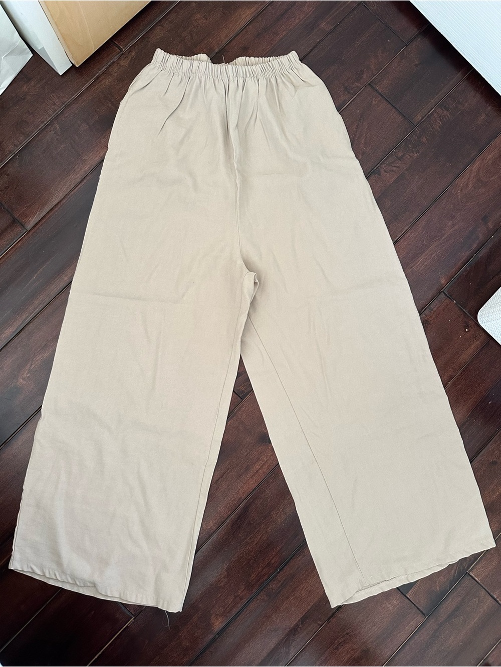 A land Wide-Leg Elastic Waist Pants